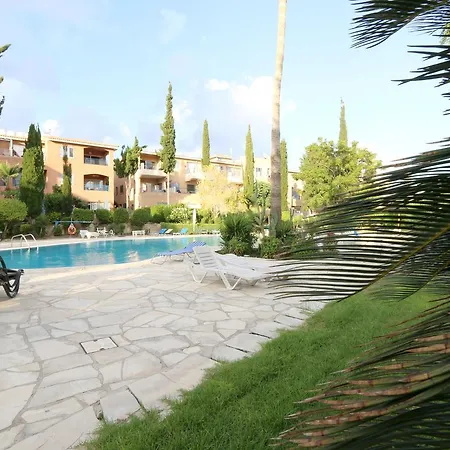 Paradise Gardens בית נופש *